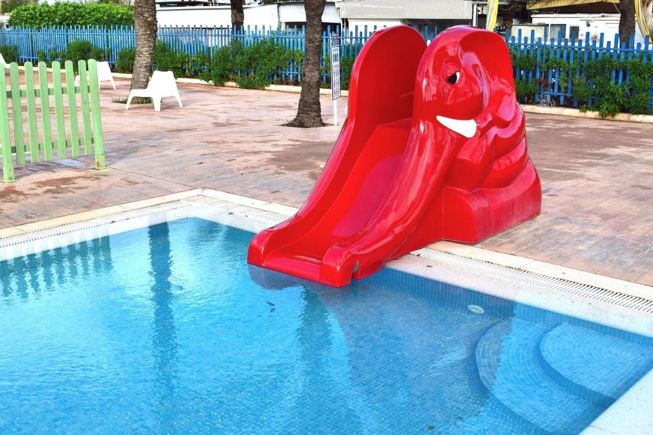 Bungalow En Camping De La Manga Eksteriør bilde
